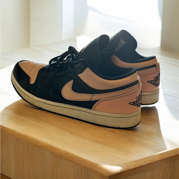 Jordan 1 low crimson - Picture 3 of 4